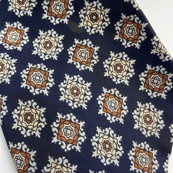 VTG Christian Dior 100% Silk tie - Picture 2 of 7